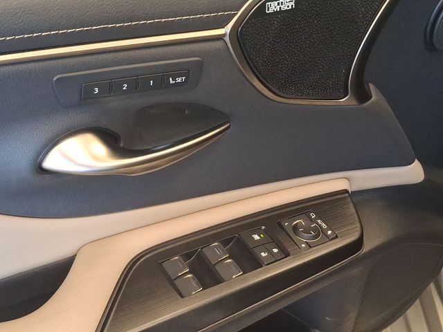 Used 2021 Lexus ES Sedan