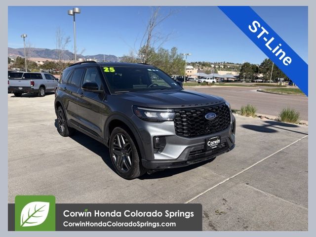  2025 Ford Explorer ST-Line AWD   