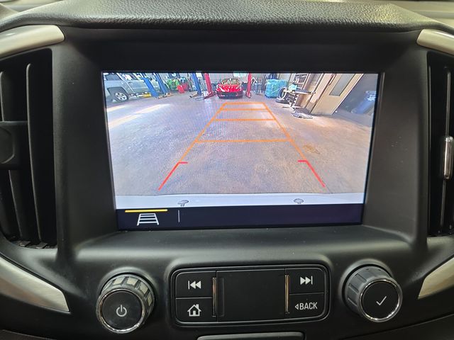Used 2020 White GMC SLT image 23