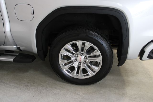 Used 2022 Silver GMC Denali image 34