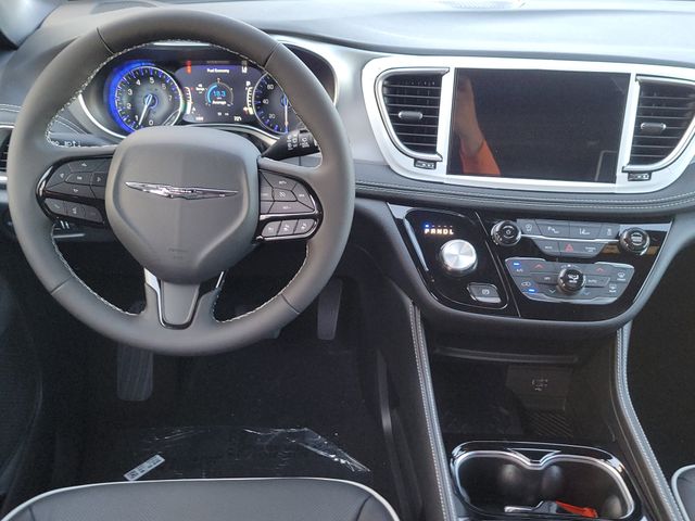 2026 Chrysler Pacifica Limited - 9