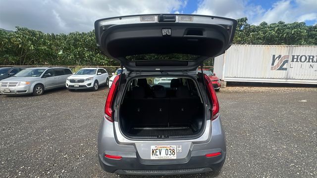 Certified Used 2022 Gray Kia LX image 10