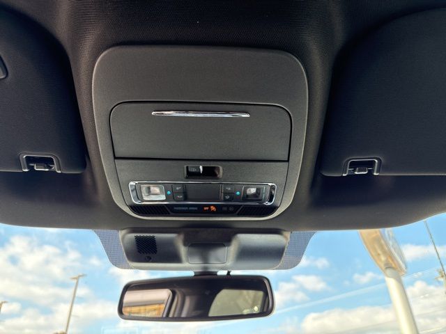 New 2025 White Ford Lariat image 33