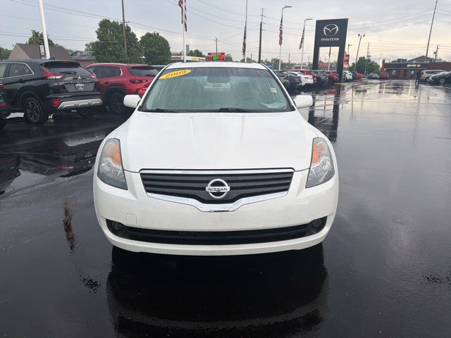 Used 2009 White Nissan 2.5 SL image 20