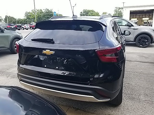 Used 2025 Chevrolet Trax SUV