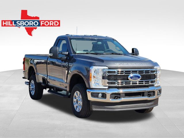 2023 Ford F-350SD XLT 2