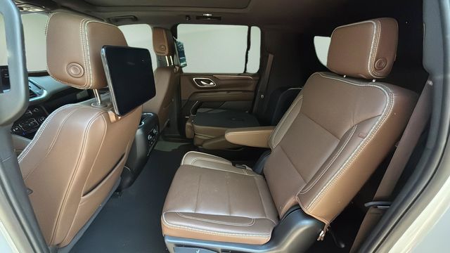 Used 2024 Beige Chevrolet High Country image 20