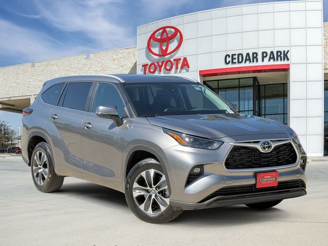 Heavy Metal 2025 Toyota Highlander XLE FWD SUV / Crossover Front-Wheel Drive 8-Speed Automatic