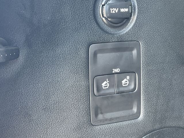 Used 2025 White Hyundai SEL image 42