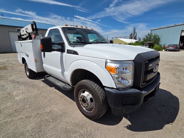 Oxford White 2016 Ford F-350 Super Duty Chassis Pickup Truck Four-Wheel Drive 6-Speed Automatic