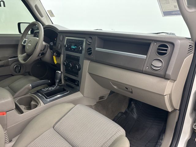 used 2009 Jeep Commander car, priced at $6,995