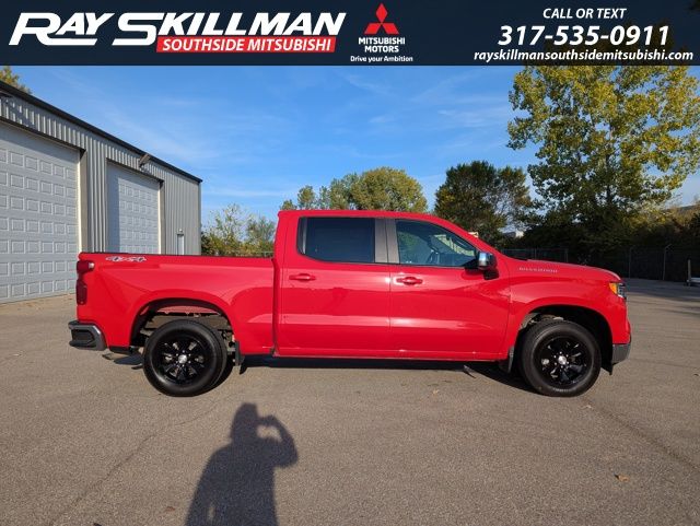 Used 2025 Red Chevrolet LT image 4