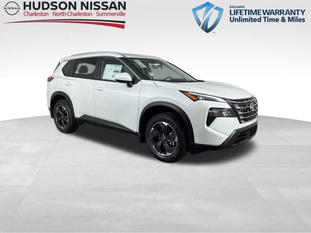 2025 Everest White Pearl Nissan Rogue SV SUV