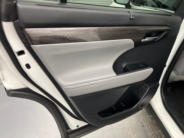 2021 Blizzard Pearl Toyota Highlander Platinum AWD SUV