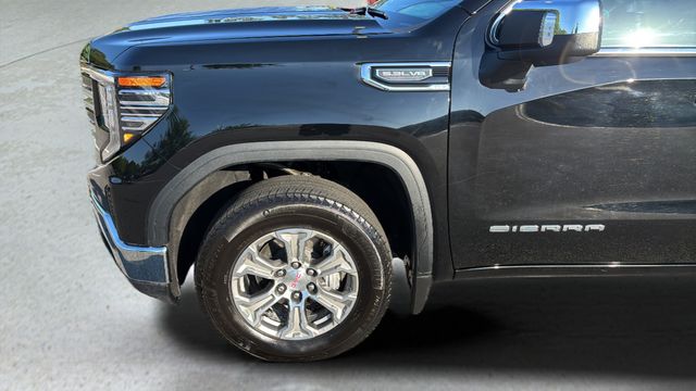 Used 2025 Black GMC SLT image 33