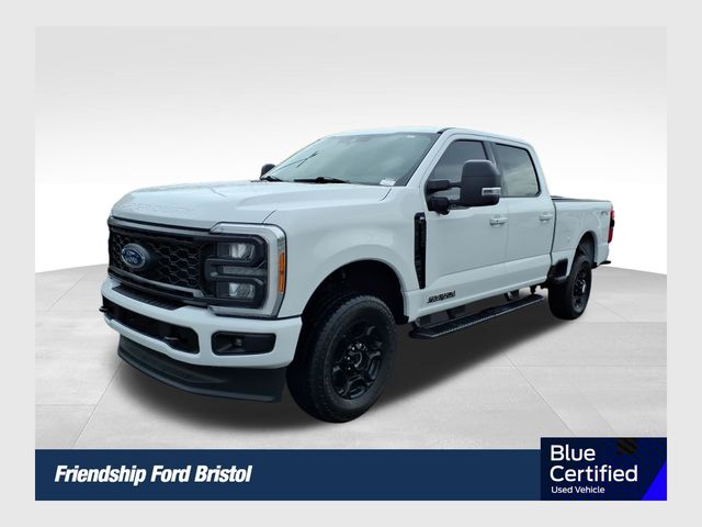 Oxford White 2023 Ford F-250 Super Duty XLT Crew Cab 4WD Pickup Truck Four-Wheel Drive Automatic