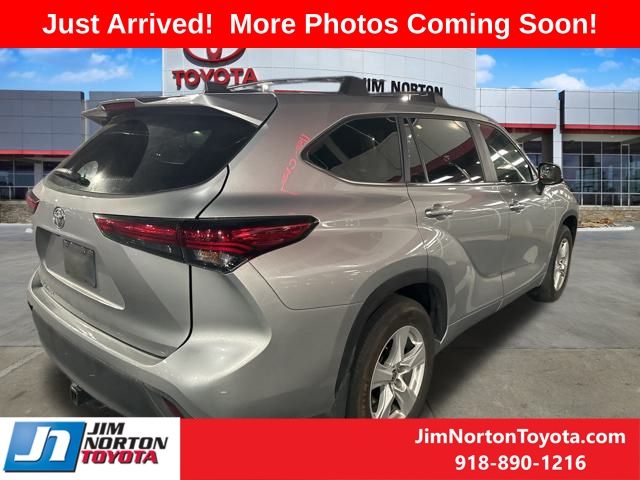 2023 Toyota Highlander LE 6