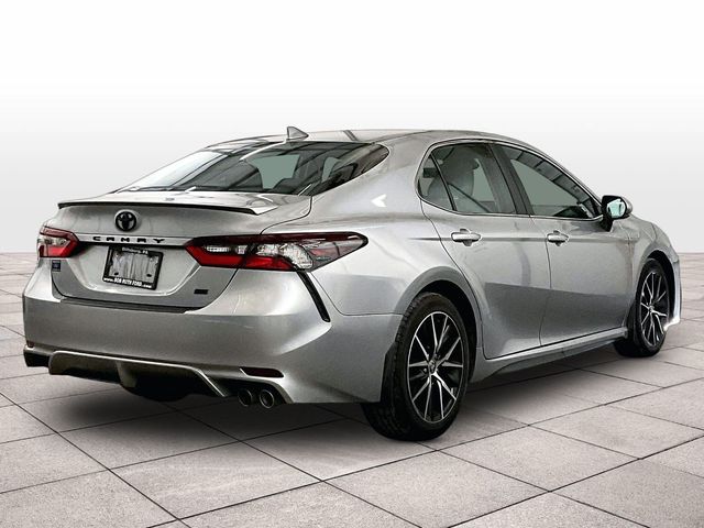 2021 Toyota Camry SE Silver at Sutliff Volkswagen