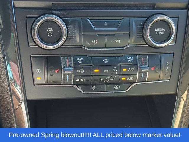 Used 2017 White Ford XLT image 32