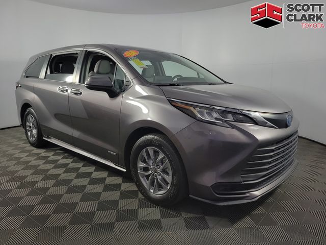 2021 Toyota Sienna LE