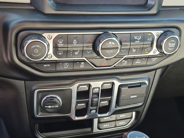 Used 2022 Silver Jeep Unlimited Sahara High Altitude image 23