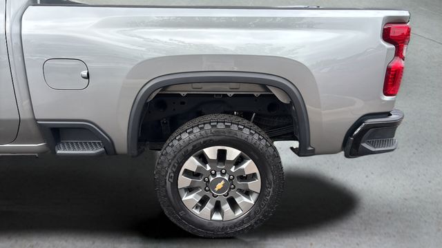 Used 2025 Gray Chevrolet Custom image 34