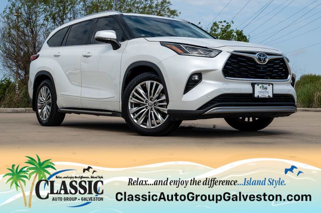 Pearl 2022 Toyota Highlander Platinum FWD SUV / Crossover Front-Wheel Drive 8-Speed Automatic