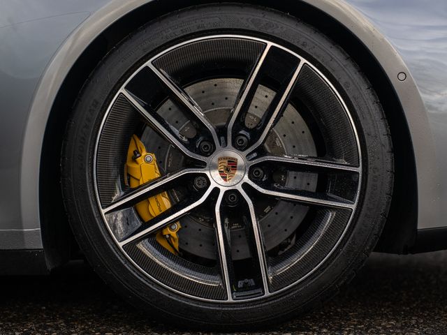 Certified Used 2025  Porsche Carrera 4 GTS image 15