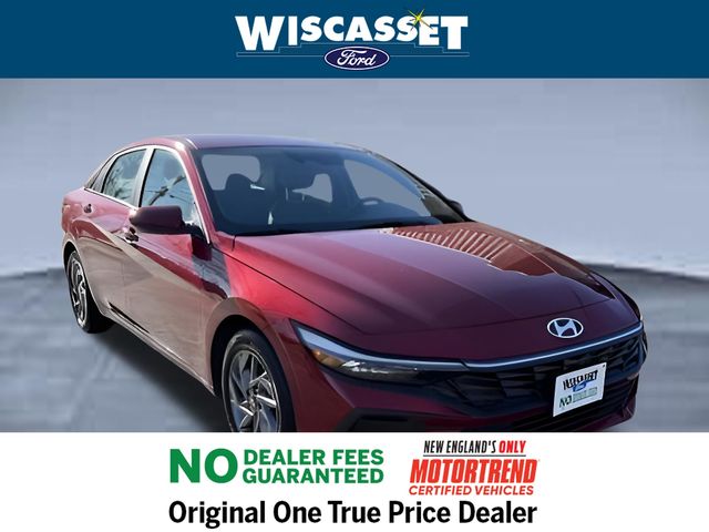 Ultimate Red 2024 Hyundai Elantra SEL FWD Sedan Front-Wheel Drive Continuously Variable Transmission