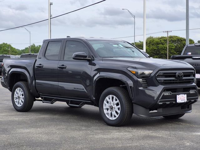 01l7 2026 Toyota Tacoma SR5 Double Cab RWD Pickup Truck 4X2 8-Speed Automatic