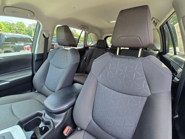 2021 Toyota RAV4 XLE:C02620B