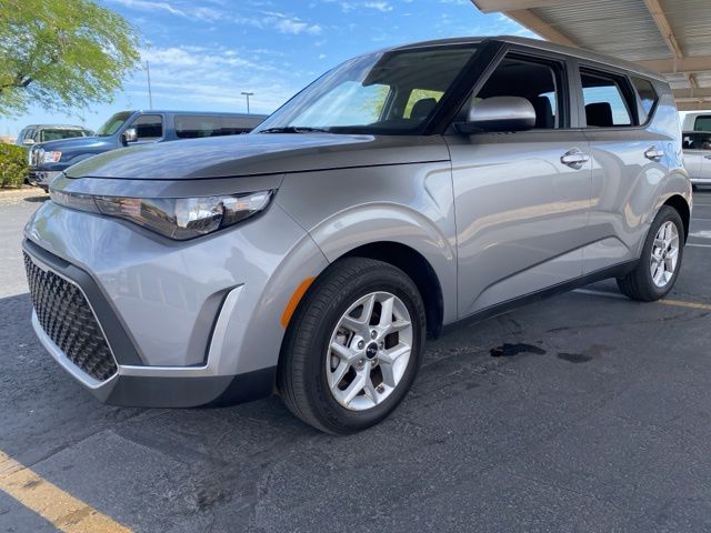 227512025 Kia Soul LX