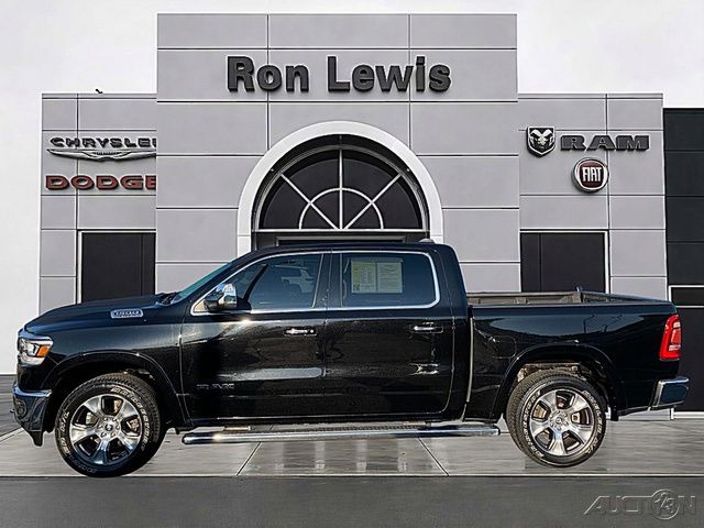 Diamond Black Crystal Pearlcoat 2019 RAM 1500 Pickup Truck Four-Wheel Drive 8-Speed Automatic