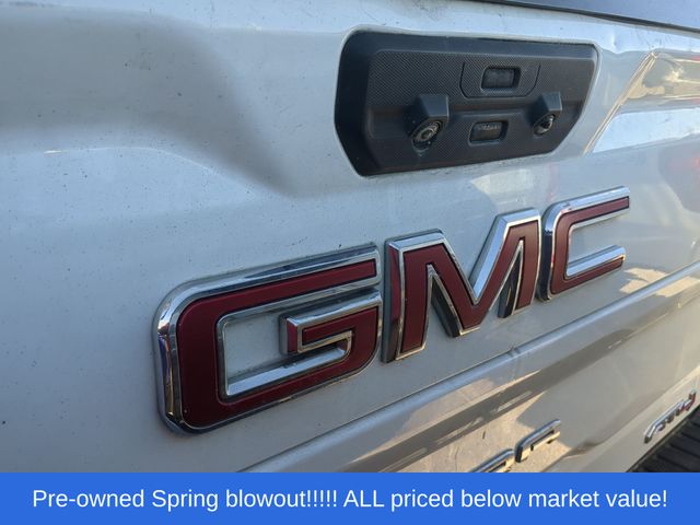 Used 2022 White GMC AT4 image 11