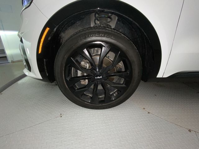 Used 2023 White Kia SX image 10