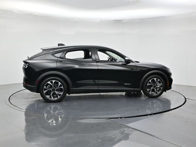 New 2026 Black Ford Select image 7