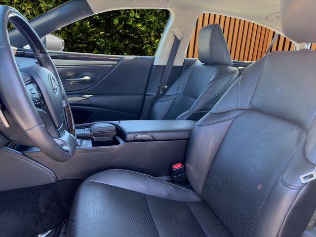 2021 LEXUS ES 250 AWD • PREMIUM PACKAGE • CLEAN CARFAX NAVIGATION • APPLE CARPLAY • HEATED & COOLED SEATS • BLIND SPOT MONITOR • PREMIUM PACKAGE Thumbnail