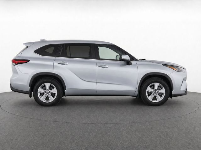 Used 2024 Silver Toyota LE image 4