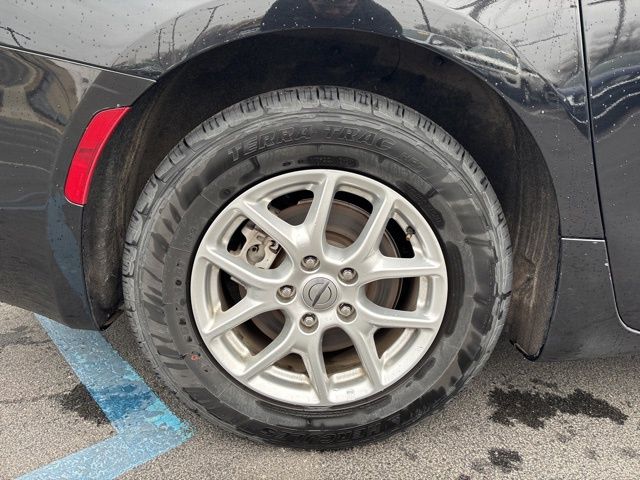 Used 2023 Black Chrysler LX image 46