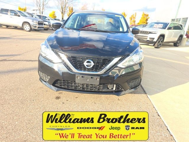 2019 Nissan Sentra SV - Super Black exterior view 2