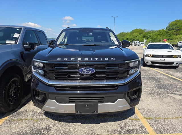 2025 Black Metallic Ford Expedition Max Platinum 4X4 SUV