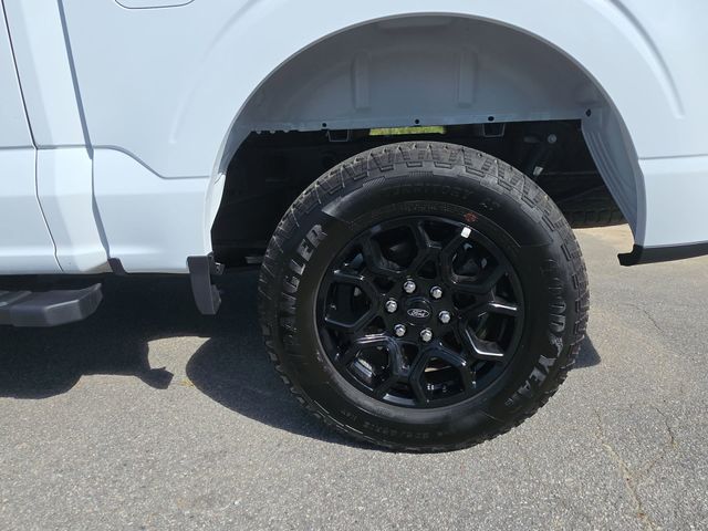Used 2025 Oxford White Ford XLT image 32