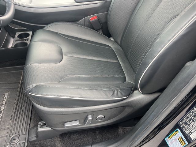 Used 2024 Black Hyundai XRT image 7