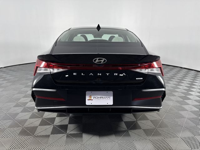 New 2025 Hyundai Elantra Hybrid For Sale in Indianapolis, IN