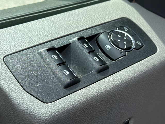 Used 2020 Blue Ford XLT image 18