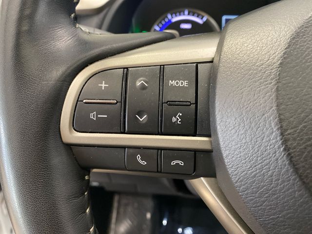 Used 2021 White Lexus 450h image 19