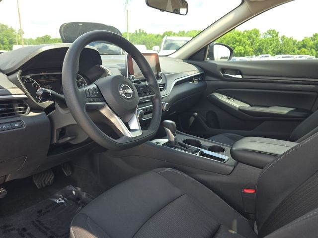 2025 Nissan Altima 2.5 SV:B02428