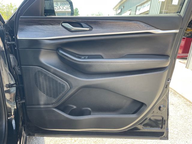 2023 Jeep Grand Cherokee Limited - Diamond Black exterior view 16