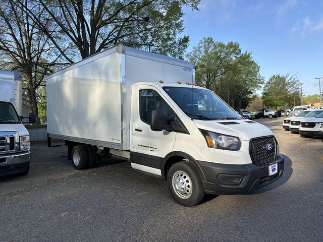 New 2026 Oxford White Ford Cutaway image 2