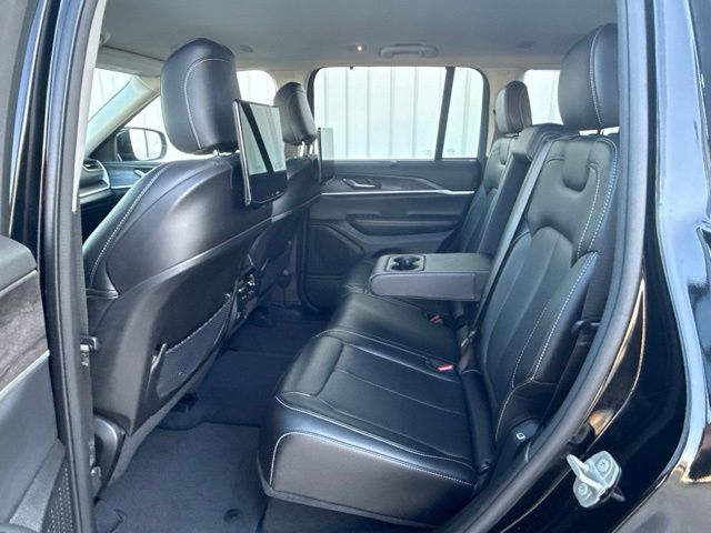 2023 Jeep Grand Cherokee Limited:45393C